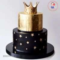 کیک تولد مشکی و طلایی در اصفهان