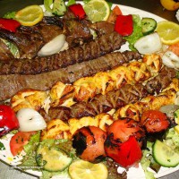 تهیه و پخت انواع غذاهای ایرانی با مرغوبترین مواد 