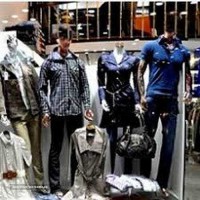 فروشگاه پوشاک زنانه و مردانه - پوشاک ترافیک در خیابان ملک شهر 