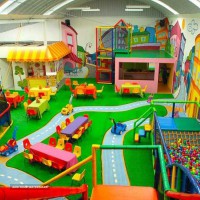 مرکز بازی و سرگرمی کودکان و بزرگسالان در اصفهان  