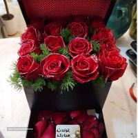 باکس سوپرایز رز قرمز هلندی در گل جزیره اصفهان