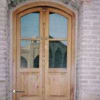 فروش درب قوسی سنتی چوبی با چوب چنار در اصفهان