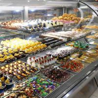 شیرینی فروشی در خیابان آل محمد