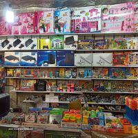 اسباب بازی فروشی در خیابان خزائی 