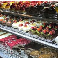 شیرینی فروش خیابان سجاد اصفهان 