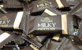 فروش شکلات راندولا در خیابان مسجد سید