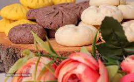 فروش انواع شیرینی برنجی در خیابان مدرس
