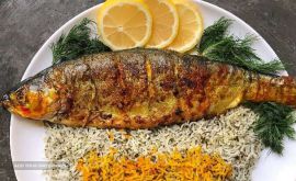 فروش چلو ماهی در خیابان دستگرد در اصفهان