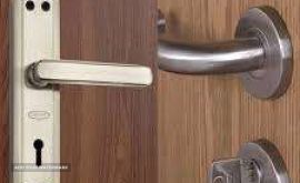 فروش یراق آلات درب چوبی در اصفهان