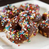 chocolate-glazed-baked-doughnuts_1