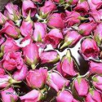 تولید گلاب و عرقیجات در حضور مشتری در اصفهان