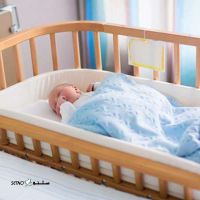 تخت کنار مادر در گالری تک اصفهان