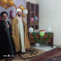 حضور حاج آقا فقیهی مدیریت کانون فرهنگی دارالسلام  مسجد فرشته درجشن میلاد حضرت زهرا س گروه دخترانه فرشته ها 